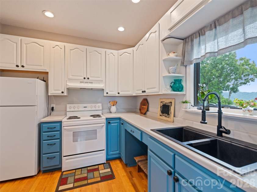 9 Perrion Avenue, Weaverville, NC 28787.  MLS# CAR4389434, YatesRealty ID 29324. 