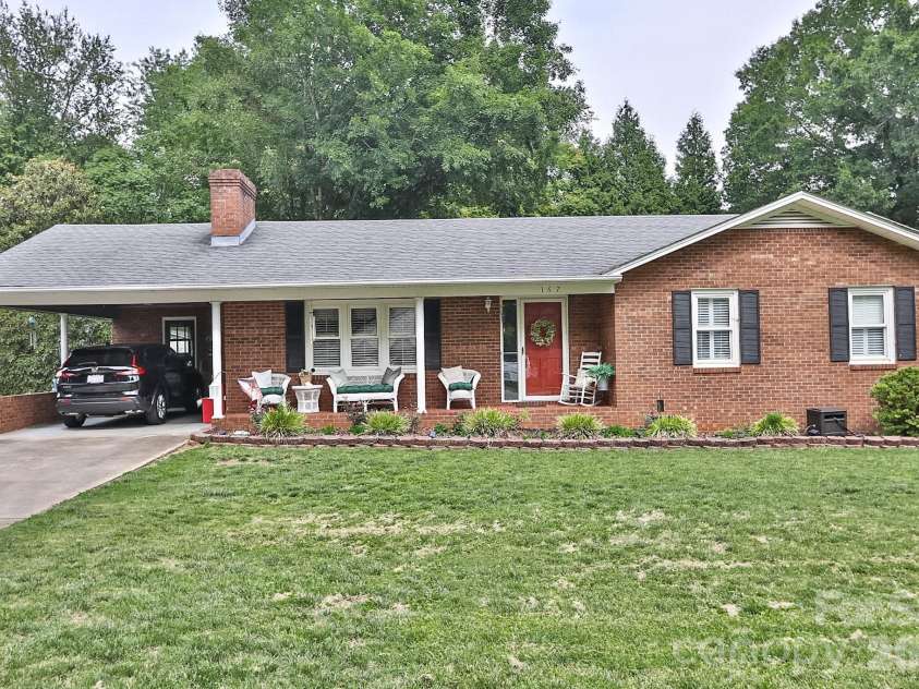167 Speas Avenue, Boonville, NC 27011.  MLS# CAR4387495, YatesRealty ID 29326. 