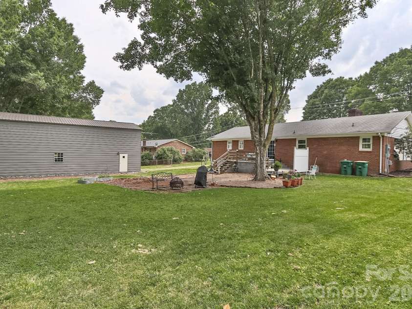 167 Speas Avenue, Boonville, NC 27011.  MLS# CAR4387495, YatesRealty ID 29326. 