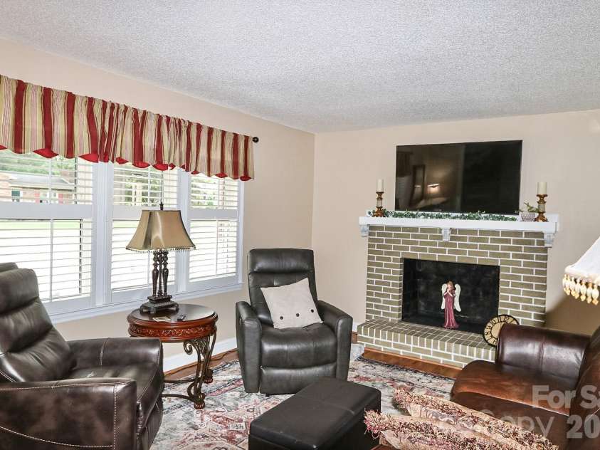 167 Speas Avenue, Boonville, NC 27011.  MLS# CAR4387495, YatesRealty ID 29326. 