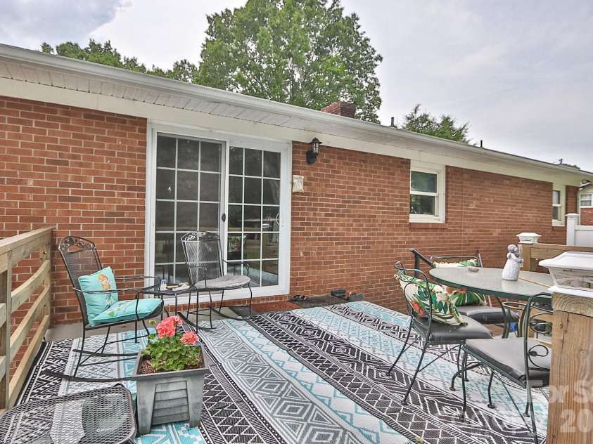 167 Speas Avenue, Boonville, NC 27011.  MLS# CAR4387495, YatesRealty ID 29326. 