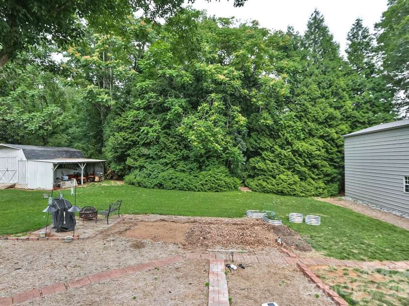 167 Speas Avenue, Boonville, NC 27011.  MLS# CAR4387495, YatesRealty ID 29326. 