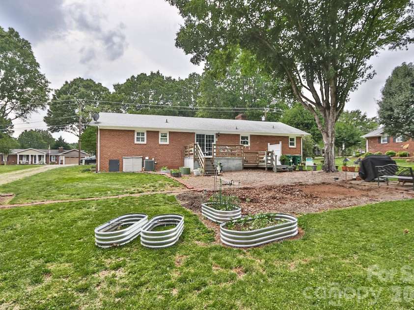 167 Speas Avenue, Boonville, NC 27011.  MLS# CAR4387495, YatesRealty ID 29326. 
