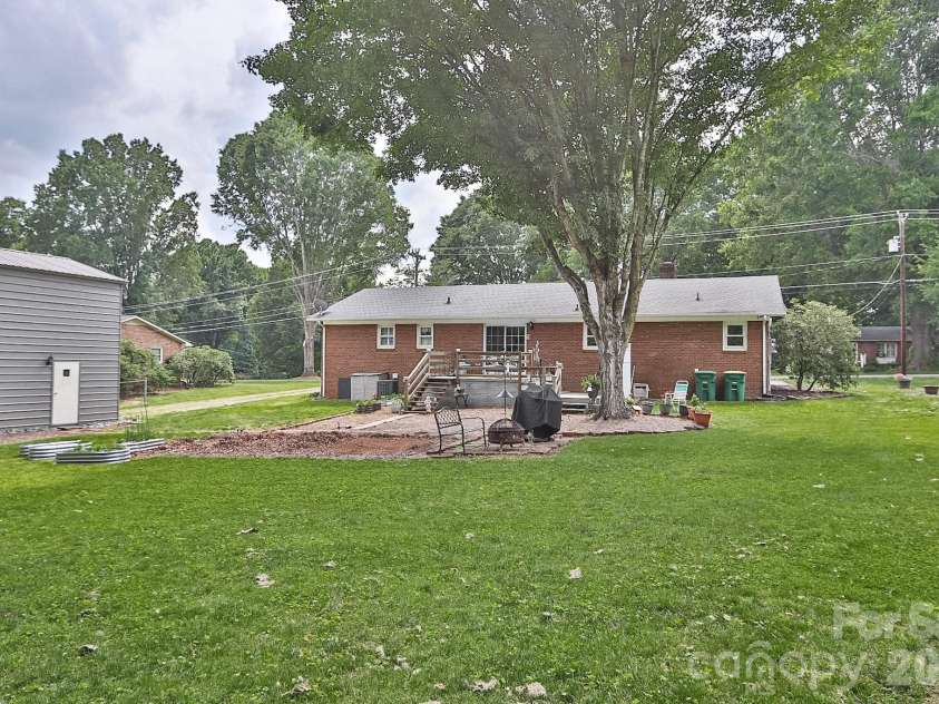 167 Speas Avenue, Boonville, NC 27011.  MLS# CAR4387495, YatesRealty ID 29326. 