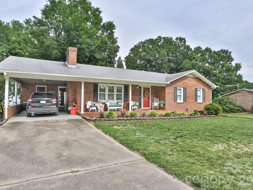 167 Speas Avenue, Boonville, NC 27011.  MLS# CAR4387495, YatesRealty ID 29326. 