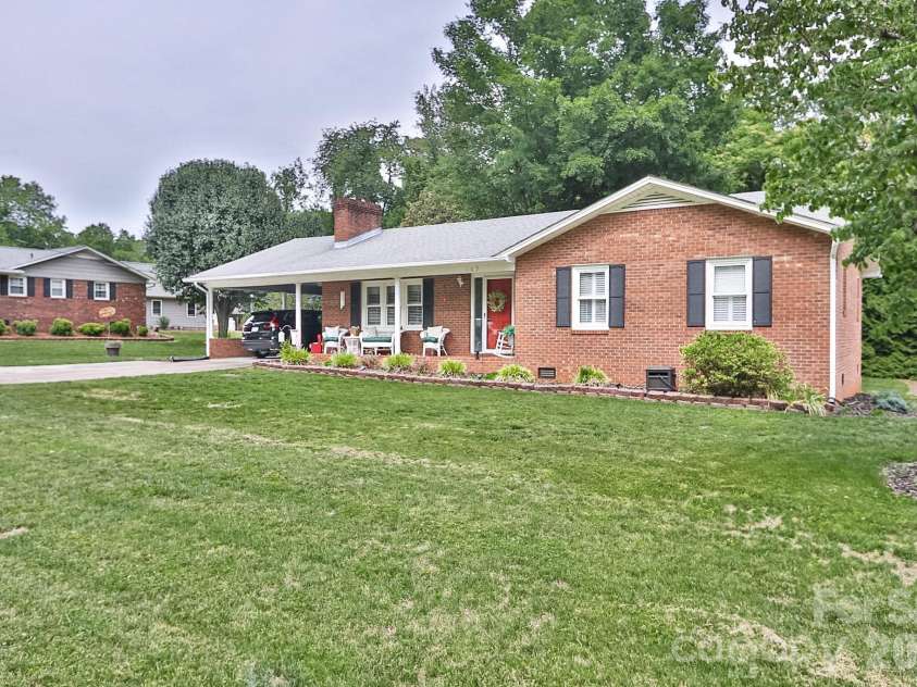 167 Speas Avenue, Boonville, NC 27011.  MLS# CAR4387495, YatesRealty ID 29326. 