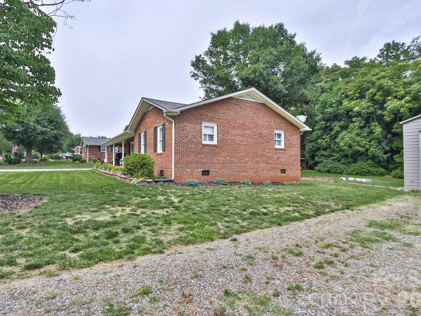167 Speas Avenue, Boonville, NC 27011.  MLS# CAR4387495, YatesRealty ID 29326. 