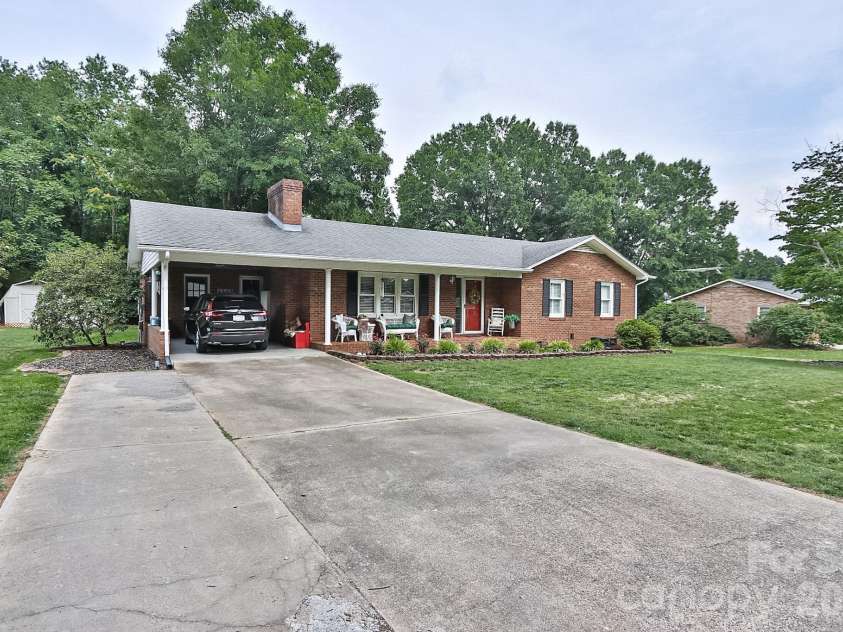 167 Speas Avenue, Boonville, NC 27011.  MLS# CAR4387495, YatesRealty ID 29326. 