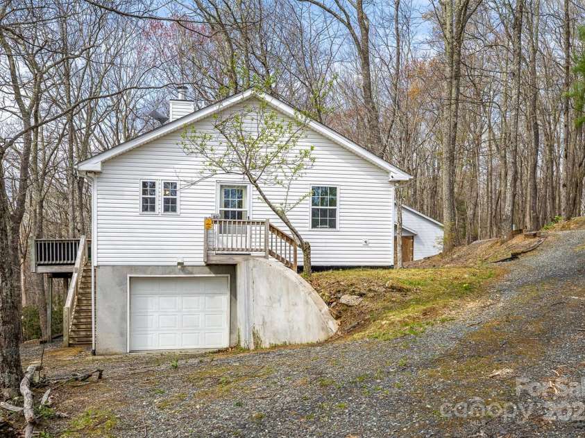 661 Old Chestnut Mountain Road, Newland, NC 28657.  MLS# CAR4250705, YatesRealty ID 29326. 