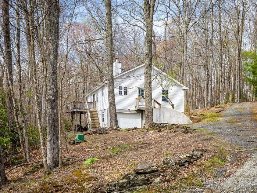 661 Old Chestnut Mountain Road, Newland, NC 28657.  MLS# CAR4250705, YatesRealty ID 29326. 