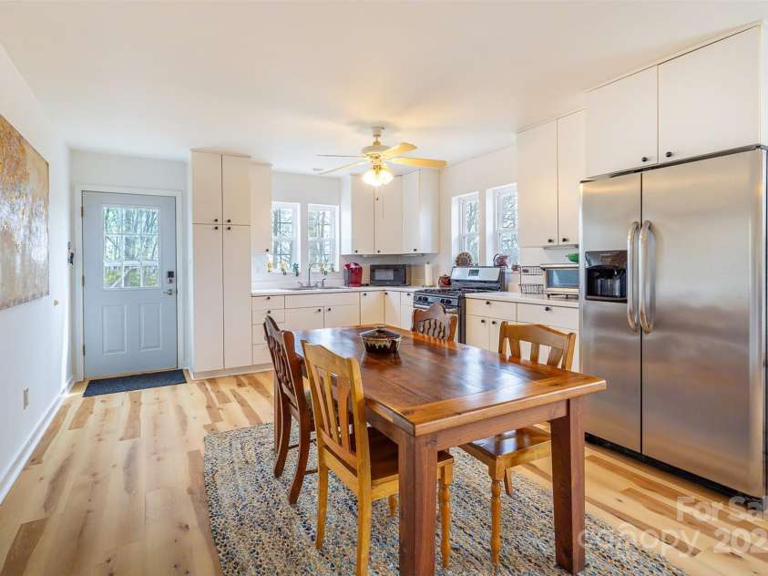 661 Old Chestnut Mountain Road, Newland, NC 28657.  MLS# CAR4250705, YatesRealty ID 29326. 