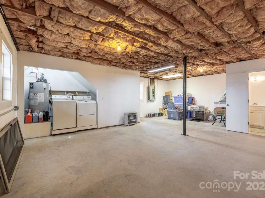 661 Old Chestnut Mountain Road, Newland, NC 28657.  MLS# CAR4250705, YatesRealty ID 29326. 