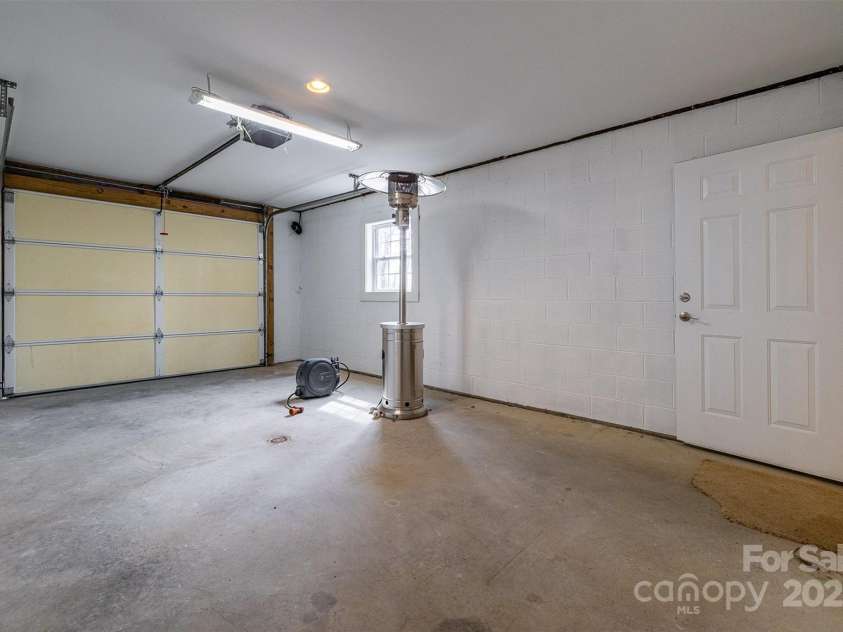 661 Old Chestnut Mountain Road, Newland, NC 28657.  MLS# CAR4250705, YatesRealty ID 29326. 