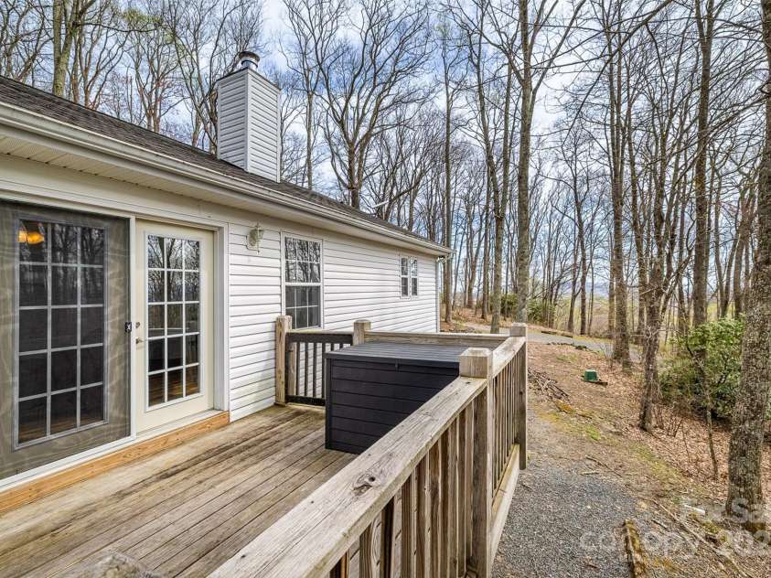 661 Old Chestnut Mountain Road, Newland, NC 28657.  MLS# CAR4250705, YatesRealty ID 29326. 