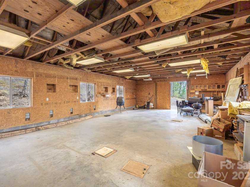 661 Old Chestnut Mountain Road, Newland, NC 28657.  MLS# CAR4250705, YatesRealty ID 29326. 