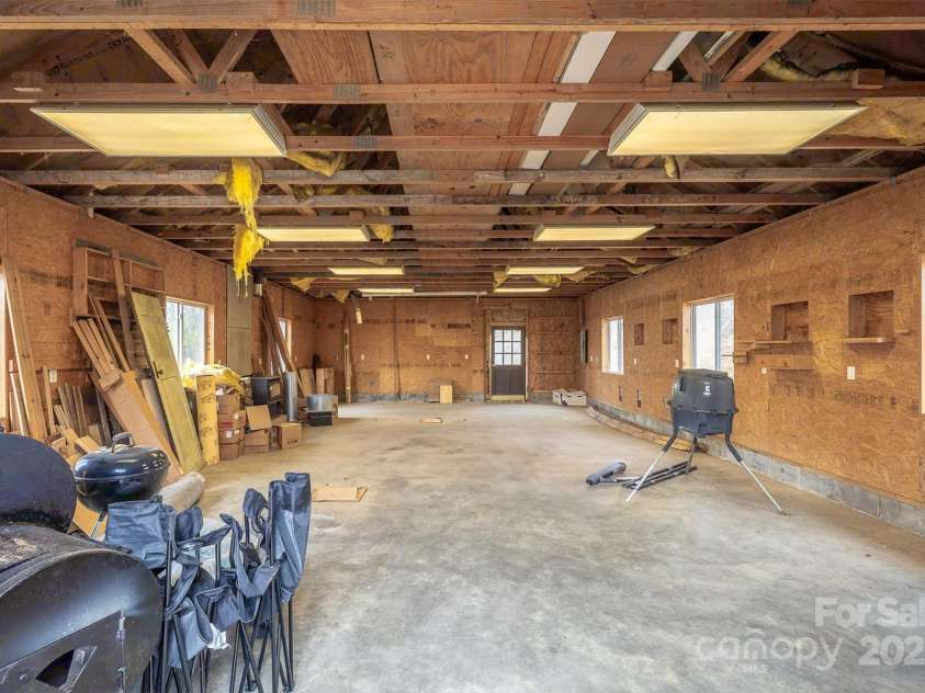 661 Old Chestnut Mountain Road, Newland, NC 28657.  MLS# CAR4250705, YatesRealty ID 29326. 