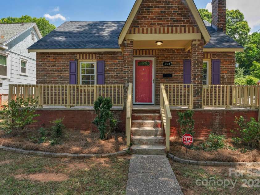 3224 Rogers Street, Charlotte, NC 28208.  MLS# CAR4277057, YatesRealty ID 29328. 