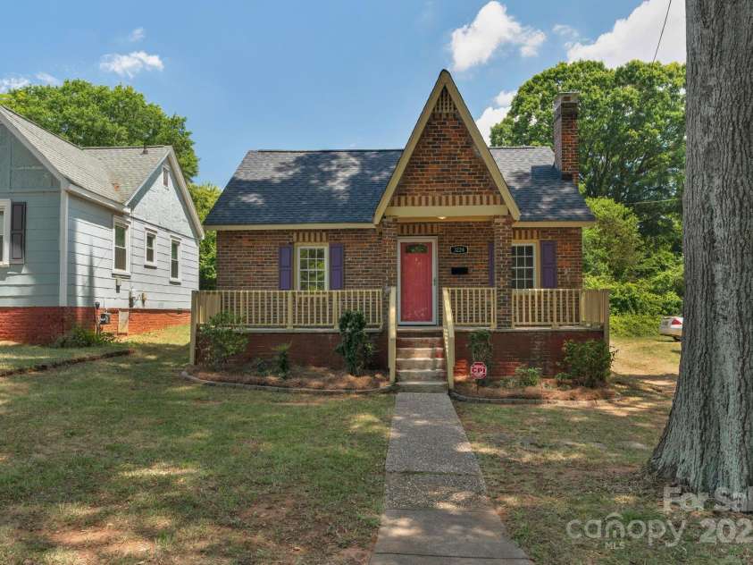 3224 Rogers Street, Charlotte, NC 28208.  MLS# CAR4277057, YatesRealty ID 29328. 