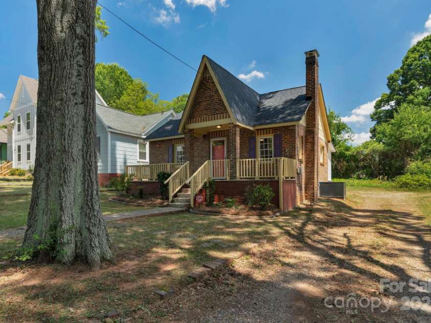 3224 Rogers Street, Charlotte, NC 28208.  MLS# CAR4277057, YatesRealty ID 29328. 