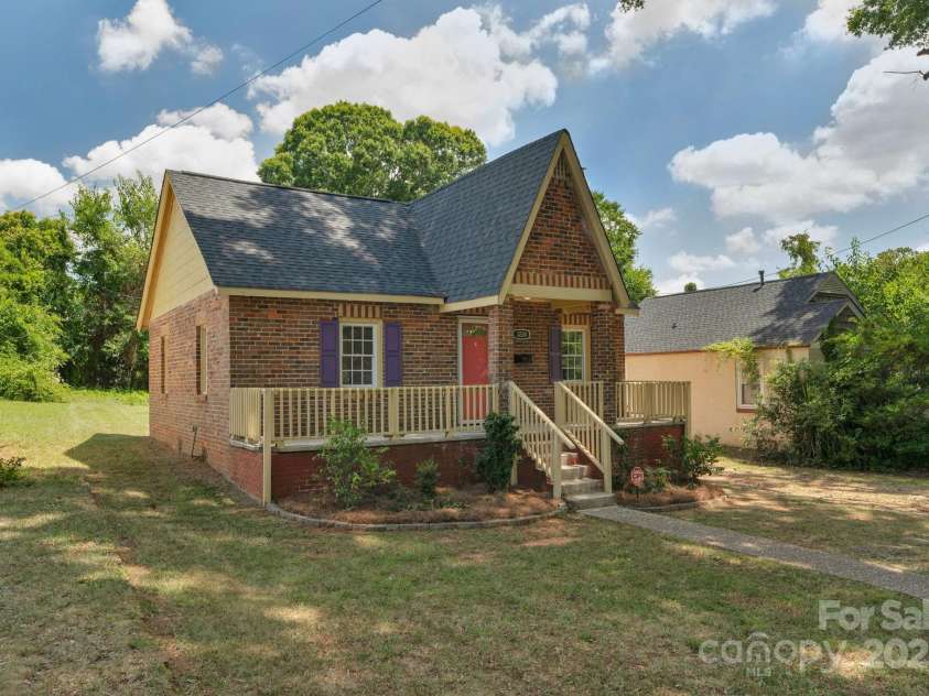 3224 Rogers Street, Charlotte, NC 28208.  MLS# CAR4277057, YatesRealty ID 29328. 