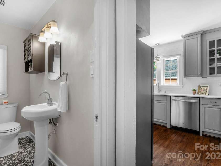 3224 Rogers Street, Charlotte, NC 28208.  MLS# CAR4277057, YatesRealty ID 29328. 