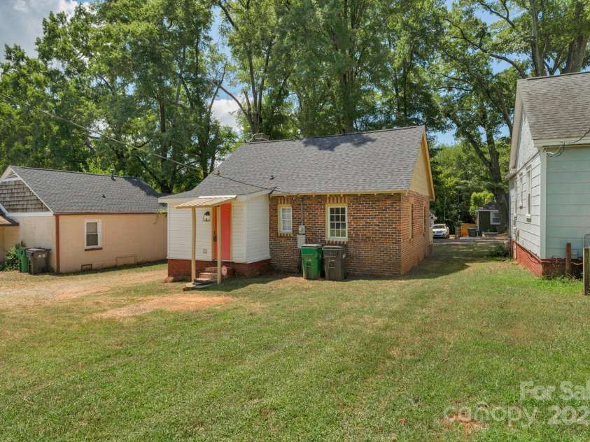 3224 Rogers Street, Charlotte, NC 28208.  MLS# CAR4277057, YatesRealty ID 29328. 