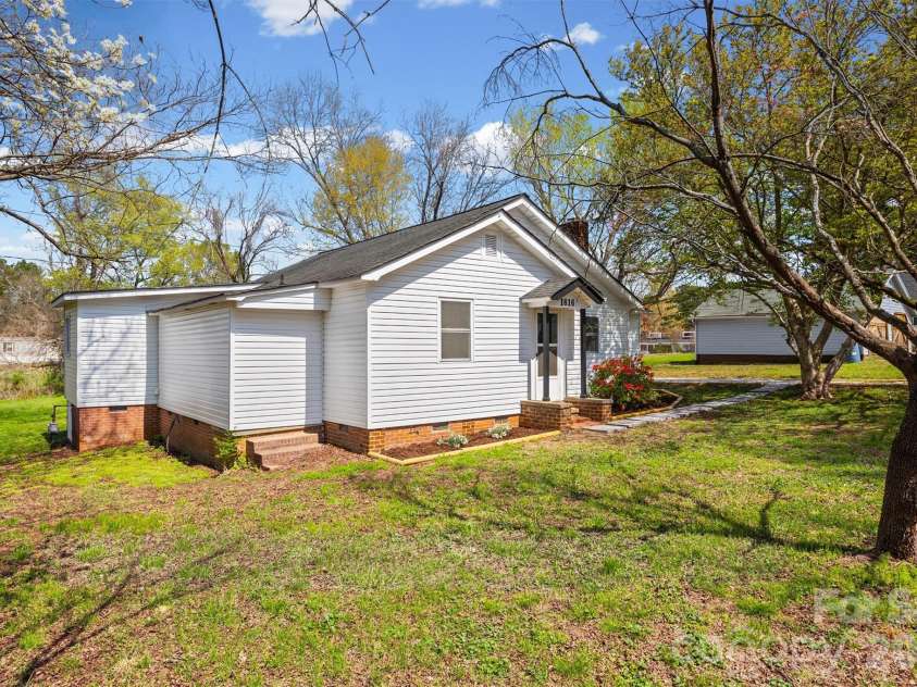 1616 Franandel Drive, Lancaster, SC 29720.  MLS# CAR4362038, YatesRealty ID 29329. 