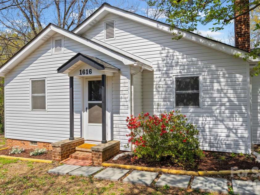 1616 Franandel Drive, Lancaster, SC 29720.  MLS# CAR4362038, YatesRealty ID 29329. 