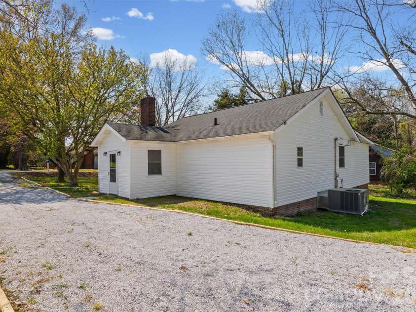 1616 Franandel Drive, Lancaster, SC 29720.  MLS# CAR4362038, YatesRealty ID 29329. 