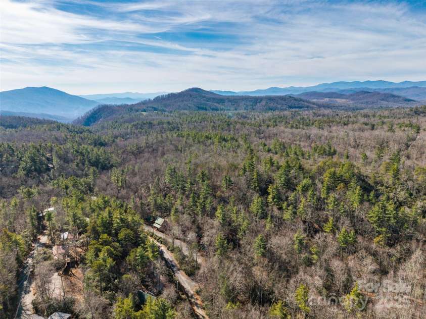 100 Bear Den Mountain View Drive, Spruce Pine, NC 28777.  MLS# CAR4326764, YatesRealty ID 2933. 
