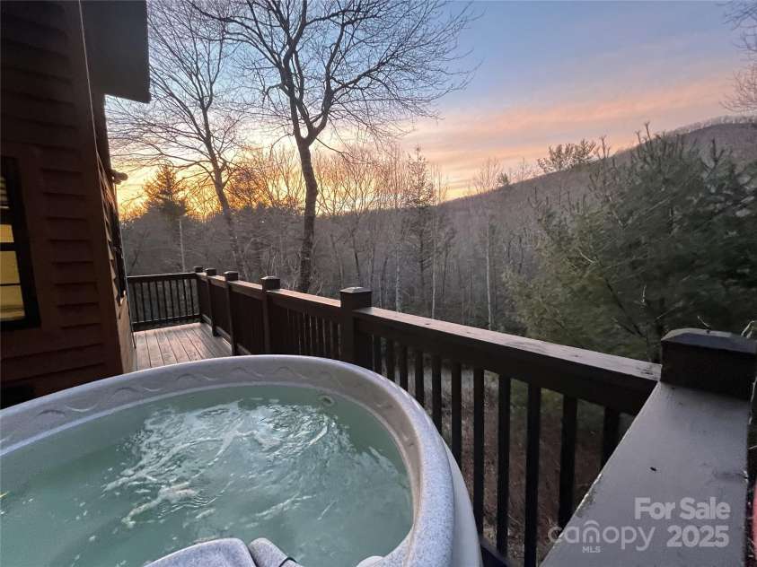 100 Bear Den Mountain View Drive, Spruce Pine, NC 28777.  MLS# CAR4326764, YatesRealty ID 2933. 