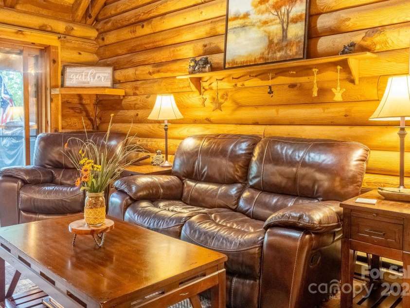 274 Hemlock Road, Banner Elk, NC 28604.  MLS# CAR4176178, YatesRealty ID 2933. 