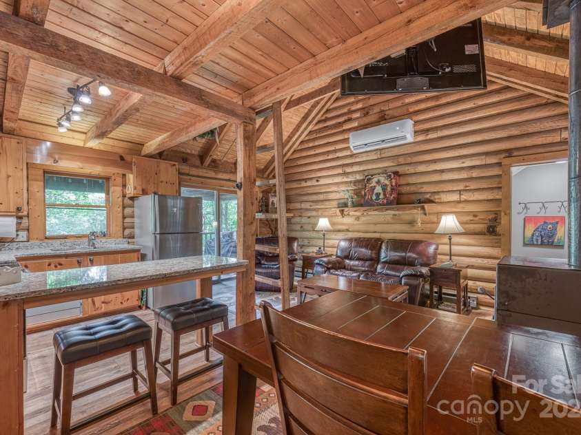 274 Hemlock Road, Banner Elk, NC 28604.  MLS# CAR4176178, YatesRealty ID 2933. 