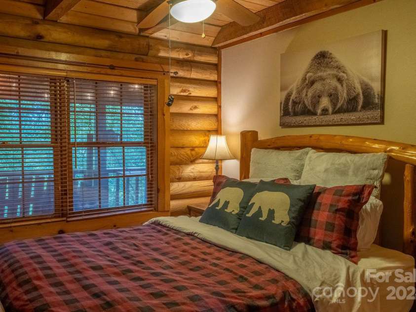 274 Hemlock Road, Banner Elk, NC 28604.  MLS# CAR4176178, YatesRealty ID 2933. 