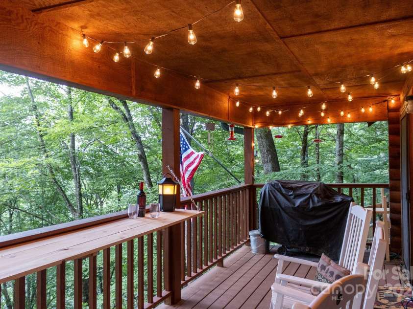 274 Hemlock Road, Banner Elk, NC 28604.  MLS# CAR4176178, YatesRealty ID 2933. 