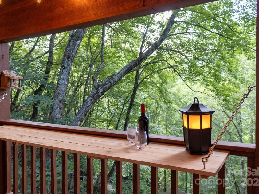 274 Hemlock Road, Banner Elk, NC 28604.  MLS# CAR4176178, YatesRealty ID 2933. 