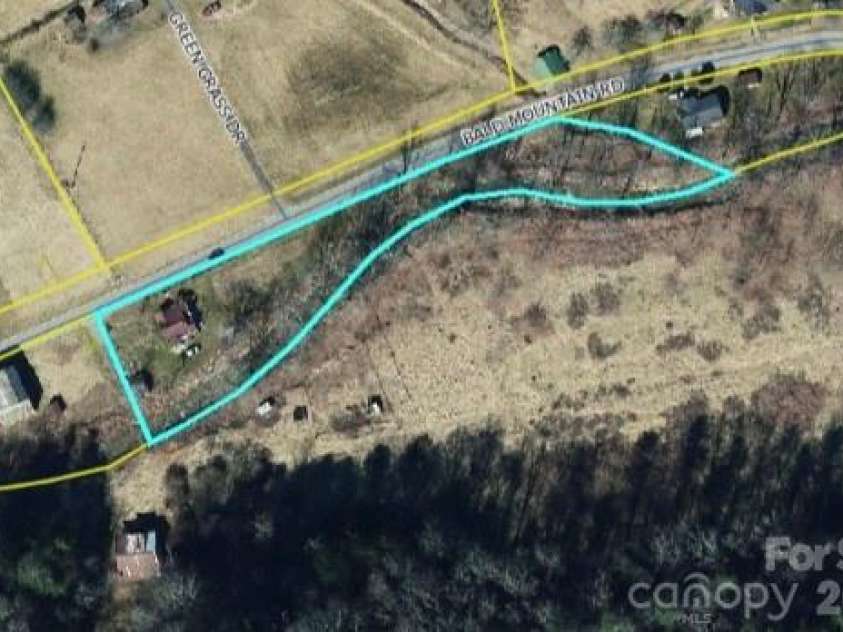 689 Bald Mountain Road, Burnsville, NC 28714.  MLS# CAR4309436, YatesRealty ID 2933. Aerial 