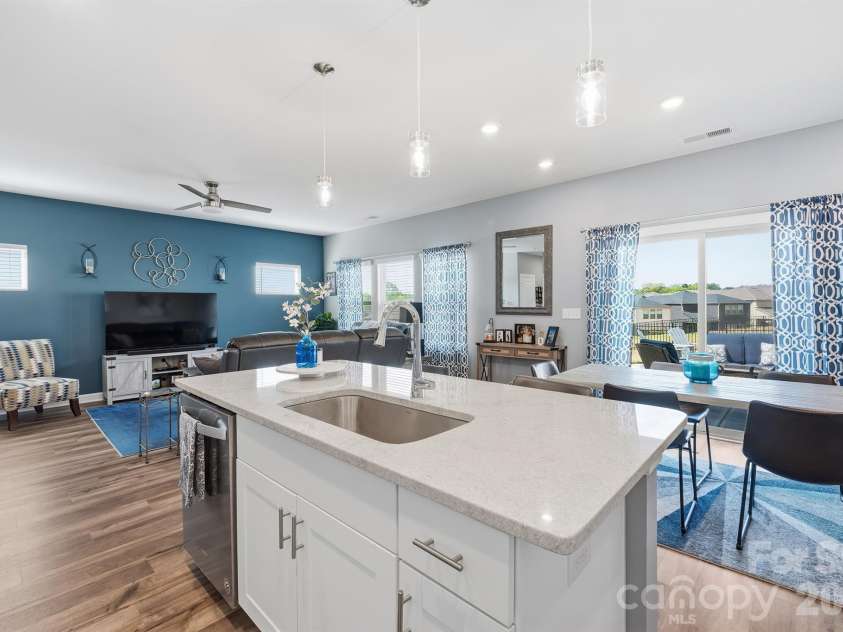 2010 Red Ash Drive, Charlotte, NC 28215.  MLS# CAR4363985, YatesRealty ID 29330. Expansive Kitchen - Huge Open Floor-plan on Main Level