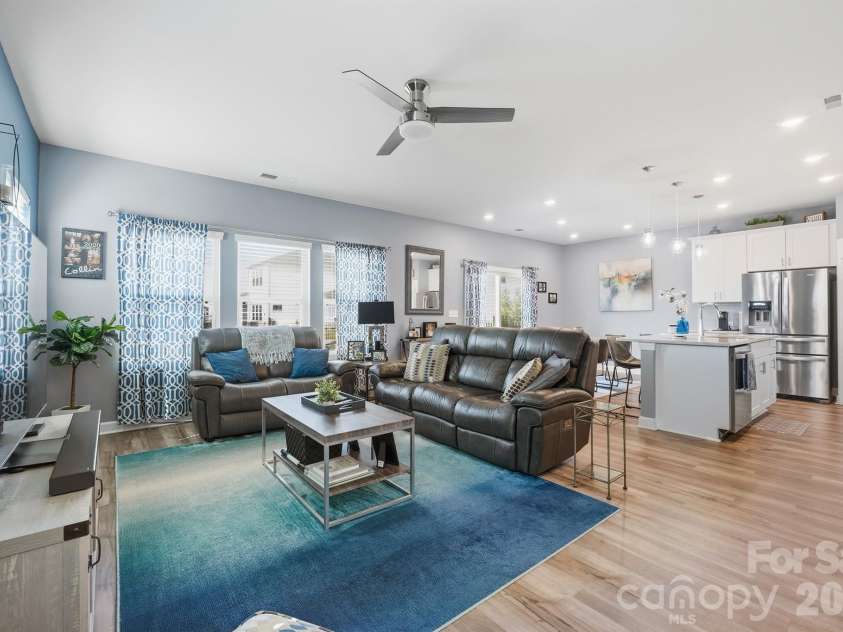 2010 Red Ash Drive, Charlotte, NC 28215.  MLS# CAR4363985, YatesRealty ID 29330. Great Room - Huge Open Floor-plan on Main Level