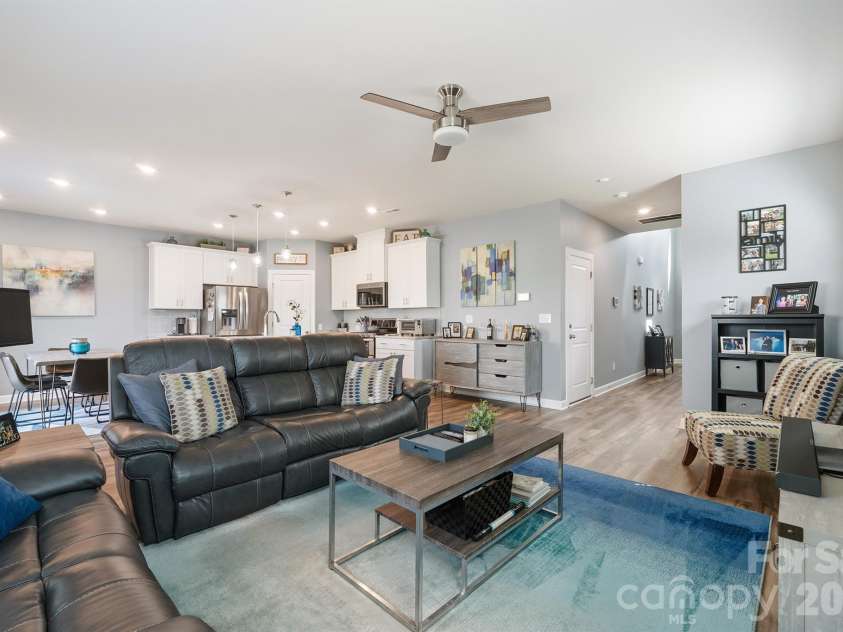 2010 Red Ash Drive, Charlotte, NC 28215.  MLS# CAR4363985, YatesRealty ID 29330. Great Room - Huge Open Floor-plan on Main Level