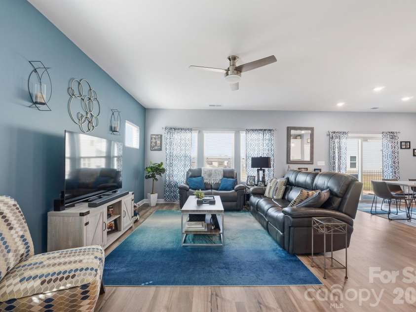 2010 Red Ash Drive, Charlotte, NC 28215.  MLS# CAR4363985, YatesRealty ID 29330. Great Room - Huge Open Floor-plan on Main Level