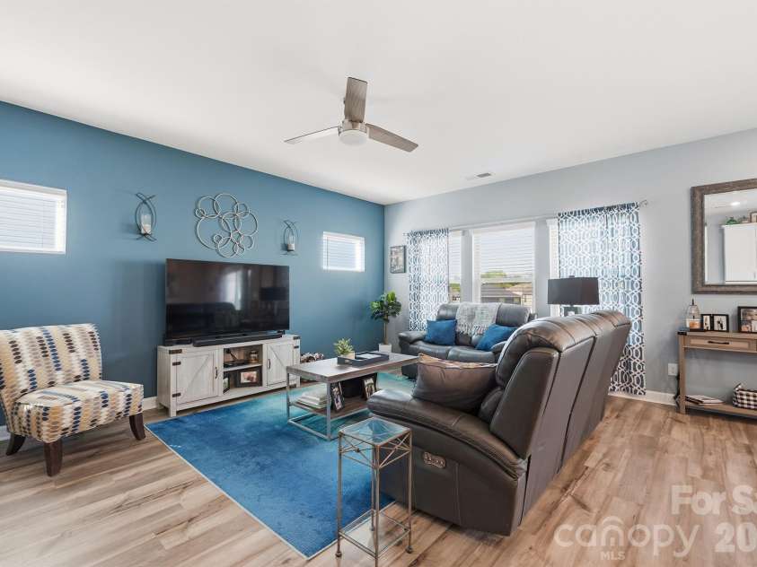 2010 Red Ash Drive, Charlotte, NC 28215.  MLS# CAR4363985, YatesRealty ID 29330. Great Room - Huge Open Floor-plan on Main Level