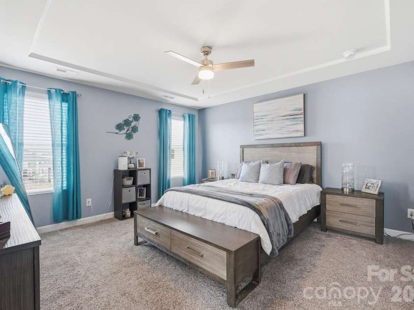 2010 Red Ash Drive, Charlotte, NC 28215.  MLS# CAR4363985, YatesRealty ID 29330. Primary Suite with Tray Ceiling