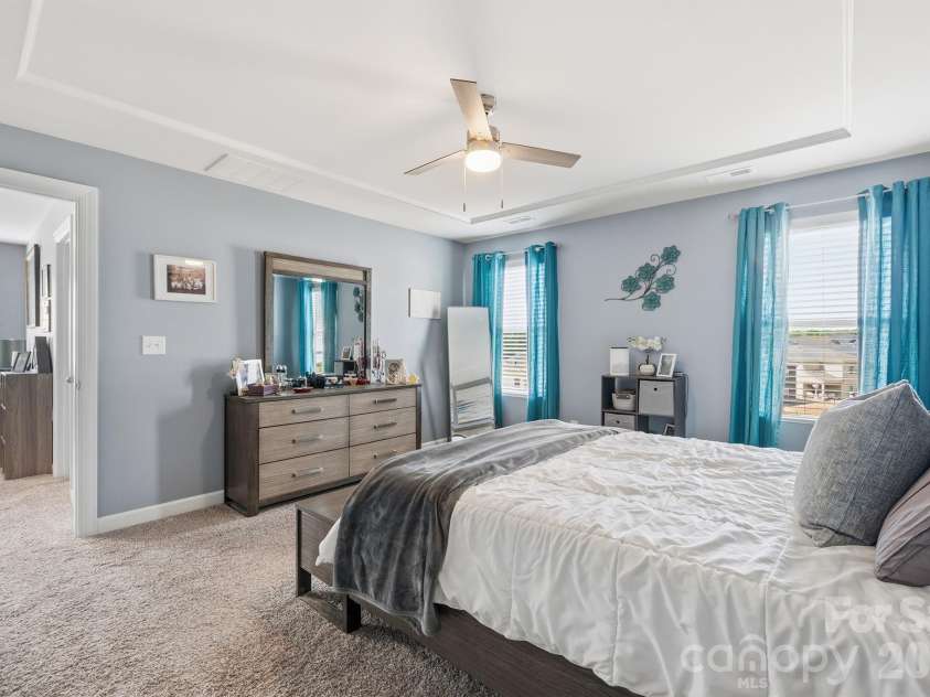 2010 Red Ash Drive, Charlotte, NC 28215.  MLS# CAR4363985, YatesRealty ID 29330. Primary Suite with Tray Ceiling