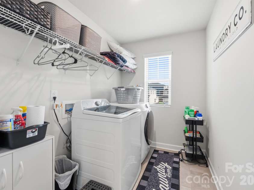 2010 Red Ash Drive, Charlotte, NC 28215.  MLS# CAR4363985, YatesRealty ID 29330. Spacious Laundry