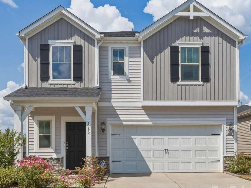 2010 Red Ash Drive, Charlotte, NC 28215.  MLS# CAR4363985, YatesRealty ID 29330. Welcome Home!!!