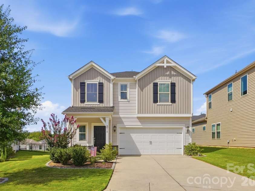 2010 Red Ash Drive, Charlotte, NC 28215.  MLS# CAR4424142, YatesRealty ID 29330. 