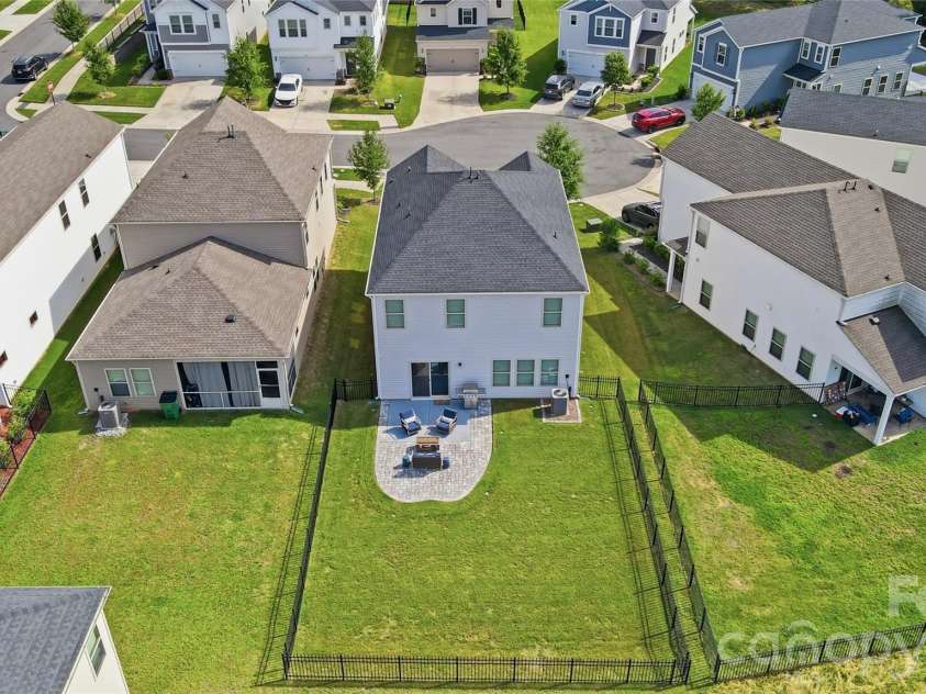 2010 Red Ash Drive, Charlotte, NC 28215.  MLS# CAR4424142, YatesRealty ID 29330. 