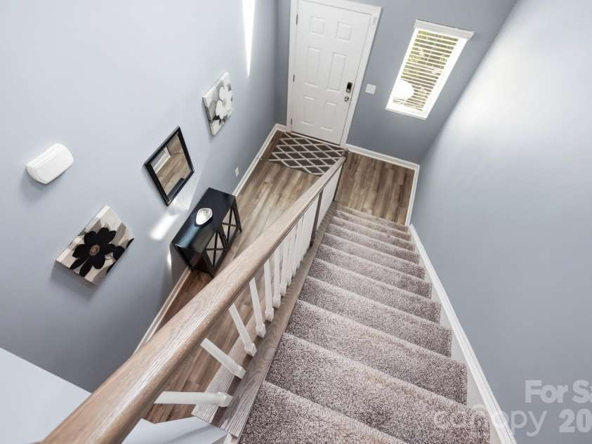 2010 Red Ash Drive, Charlotte, NC 28215.  MLS# CAR4424142, YatesRealty ID 29330. 
