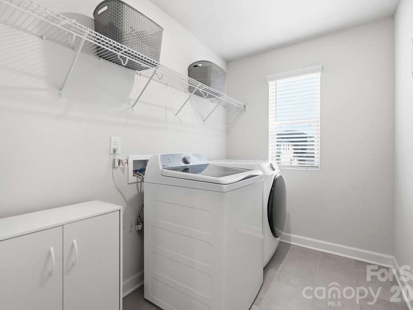2010 Red Ash Drive, Charlotte, NC 28215.  MLS# CAR4424142, YatesRealty ID 29330. 